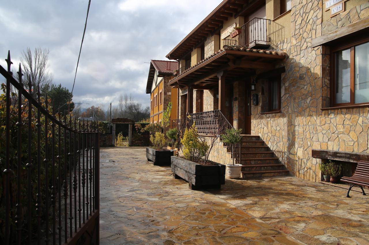 Apartamentos Rurales "La Cabana" Rascafría Esterno foto